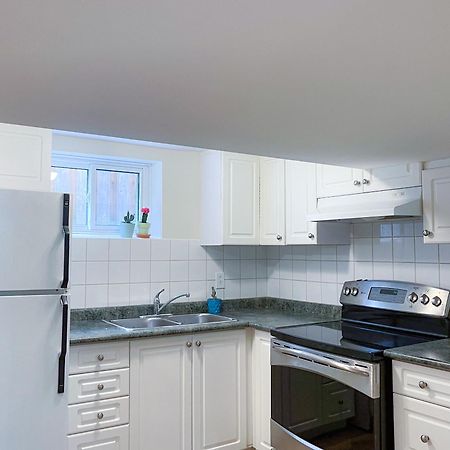 Apartmán Newly-Renovated 3Br House, 12 Minutes To Airport Toronto Exteriér fotografie