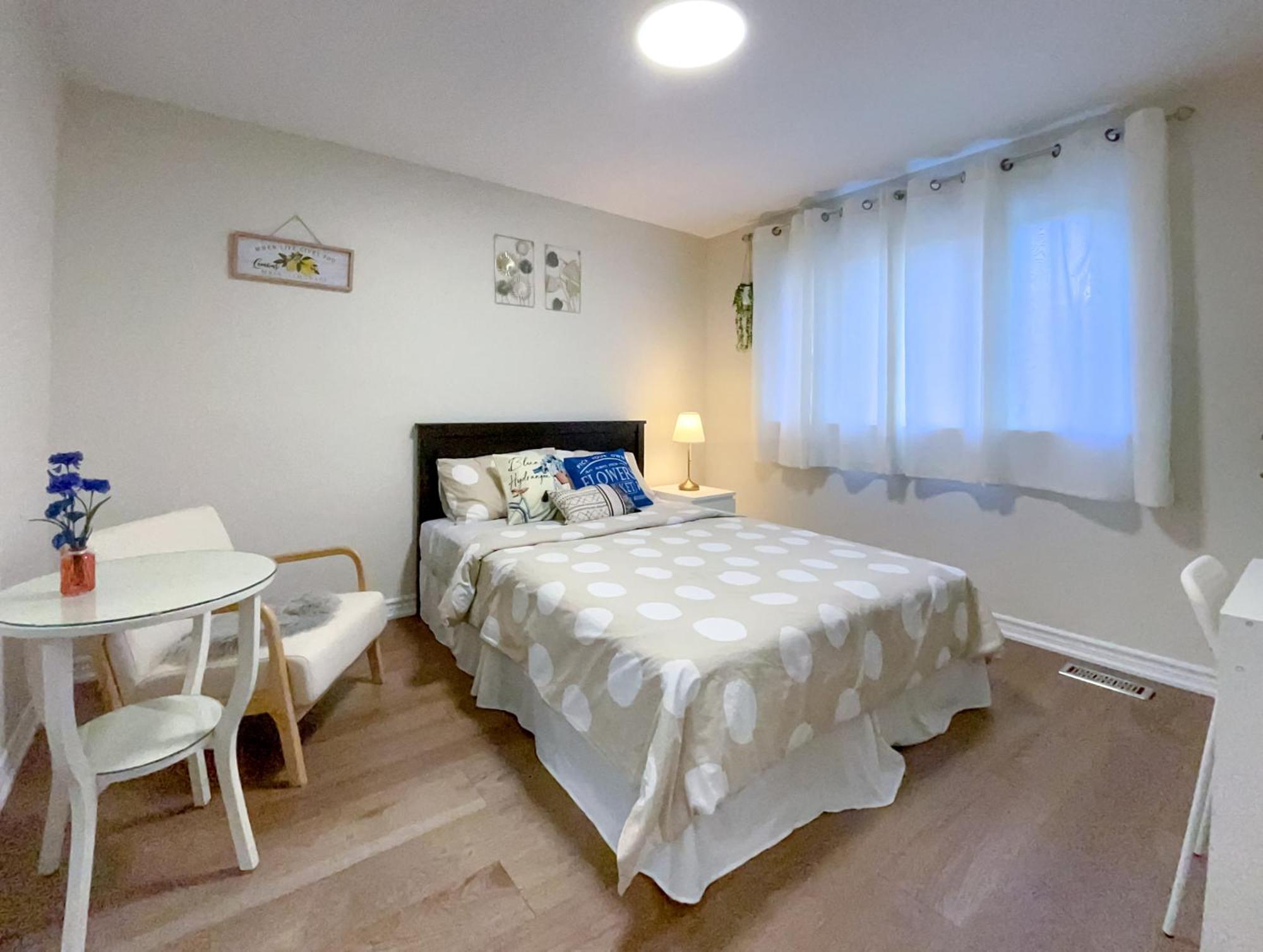 Apartmán Newly-Renovated 3Br House, 12 Minutes To Airport Toronto Exteriér fotografie