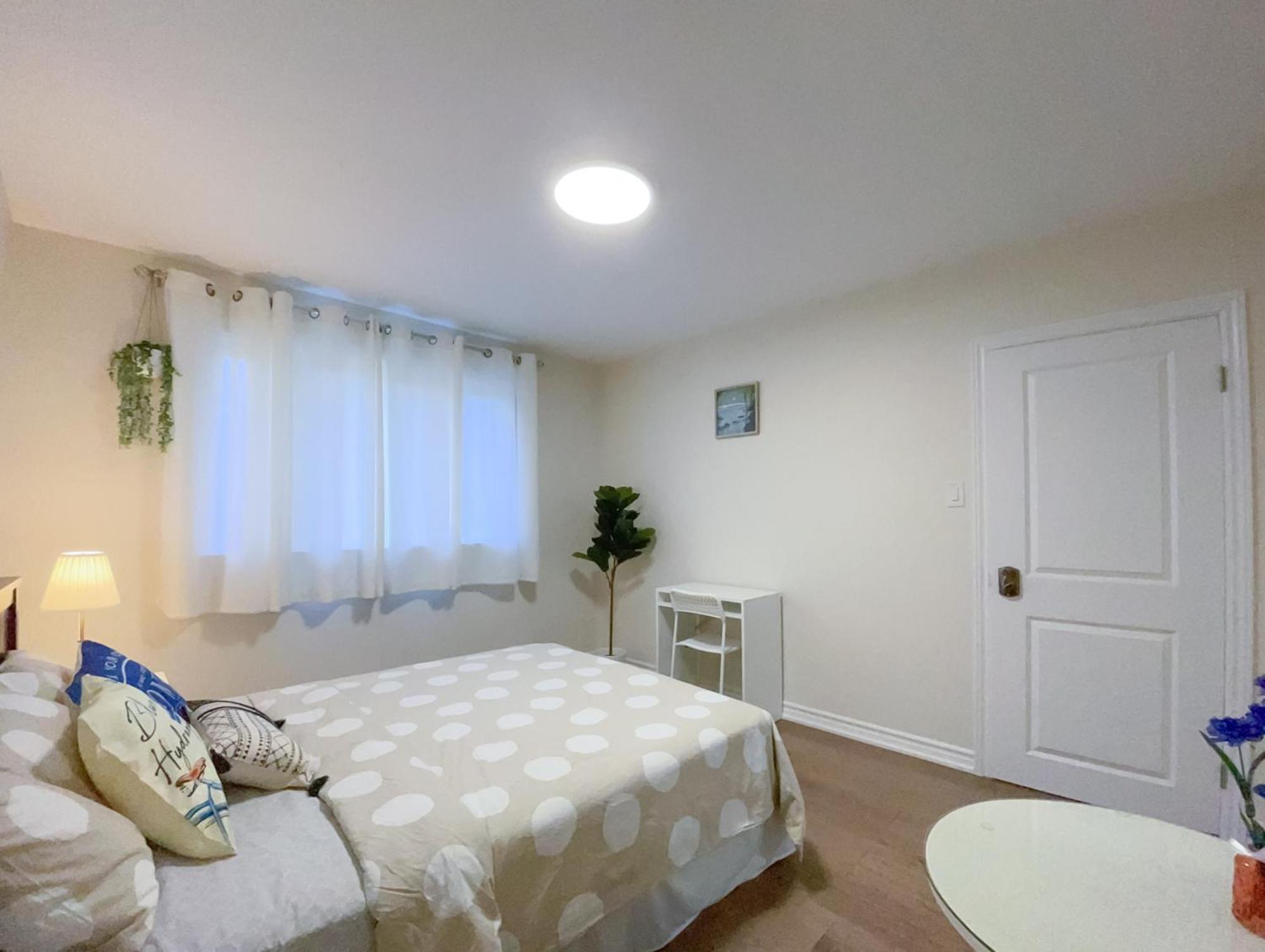 Apartmán Newly-Renovated 3Br House, 12 Minutes To Airport Toronto Exteriér fotografie