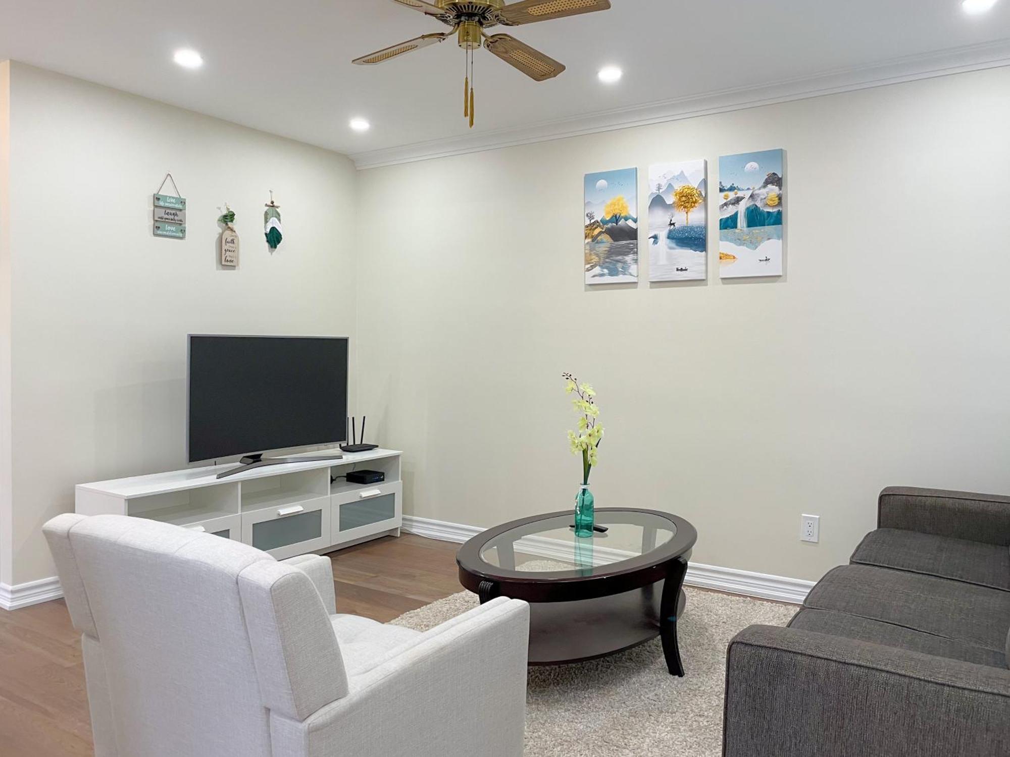 Apartmán Newly-Renovated 3Br House, 12 Minutes To Airport Toronto Exteriér fotografie