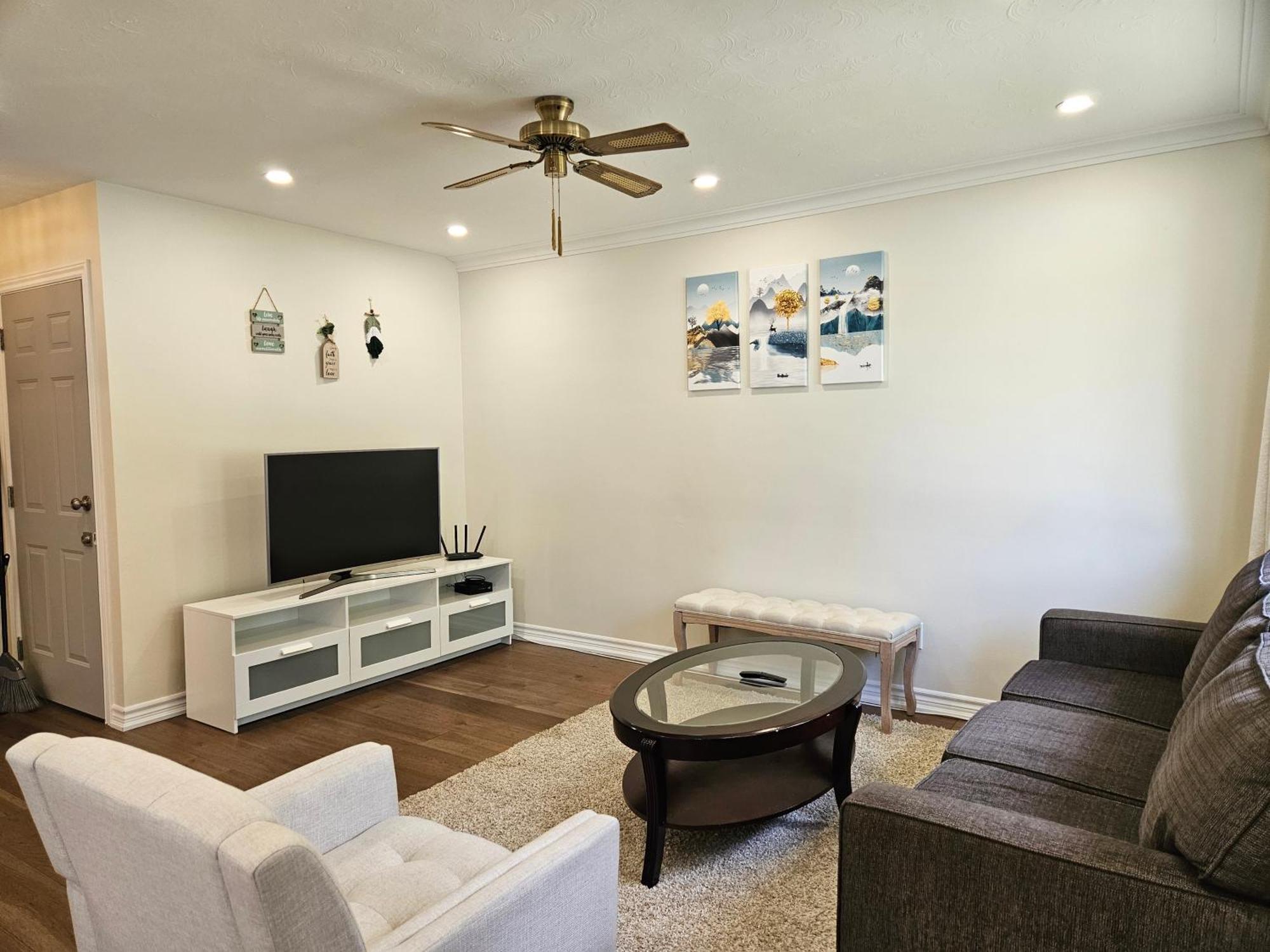 Apartmán Newly-Renovated 3Br House, 12 Minutes To Airport Toronto Exteriér fotografie