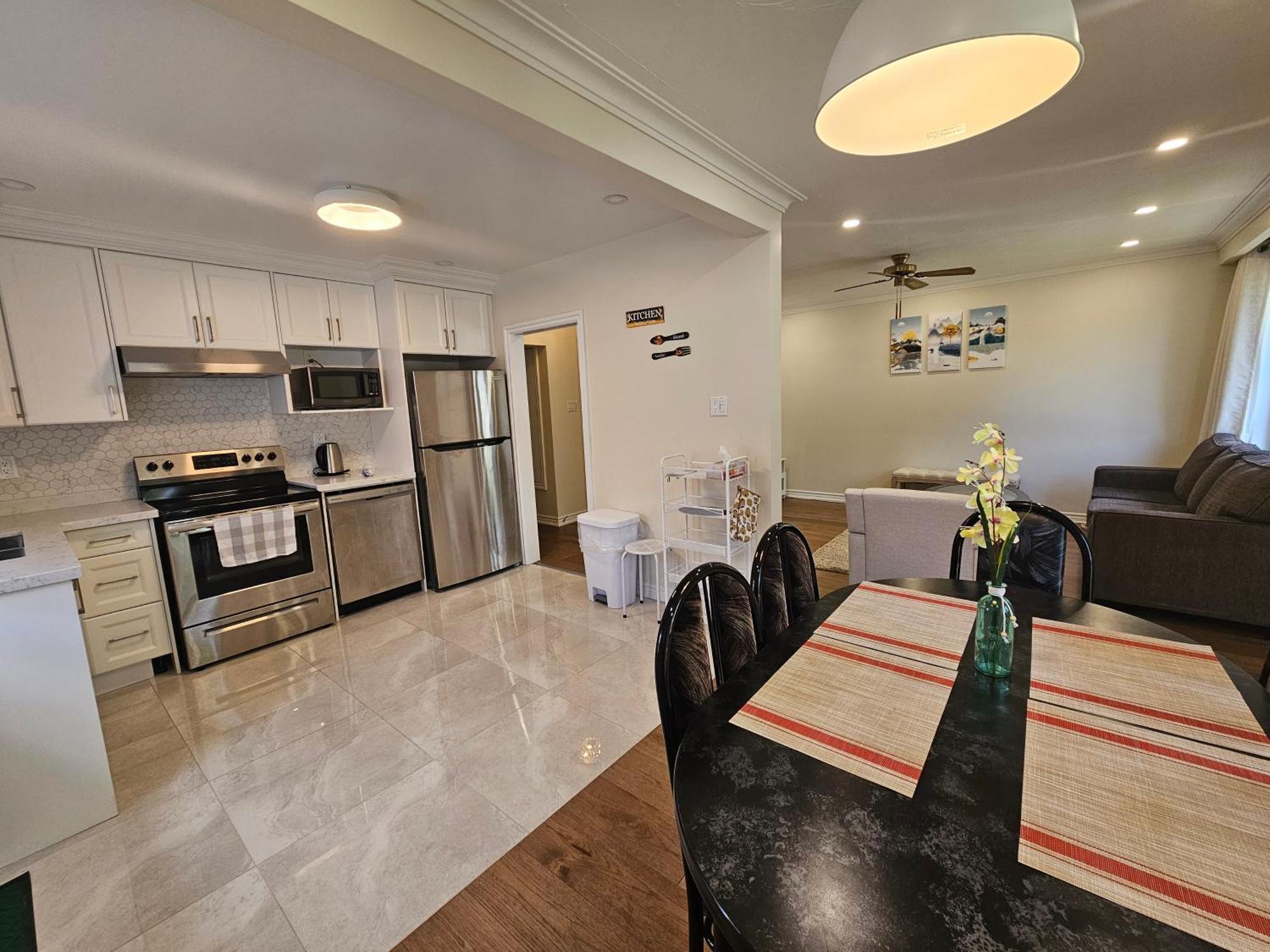 Apartmán Newly-Renovated 3Br House, 12 Minutes To Airport Toronto Exteriér fotografie